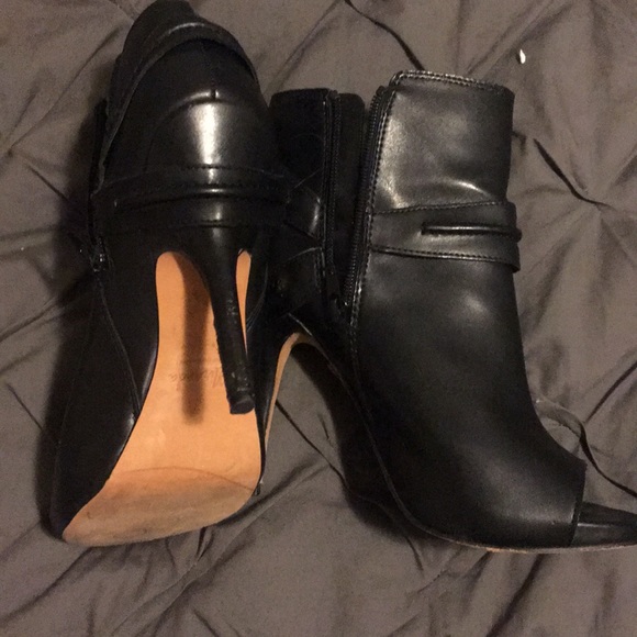 MIRANDA LAMBERT open toed shoes - Picture 2 of 2